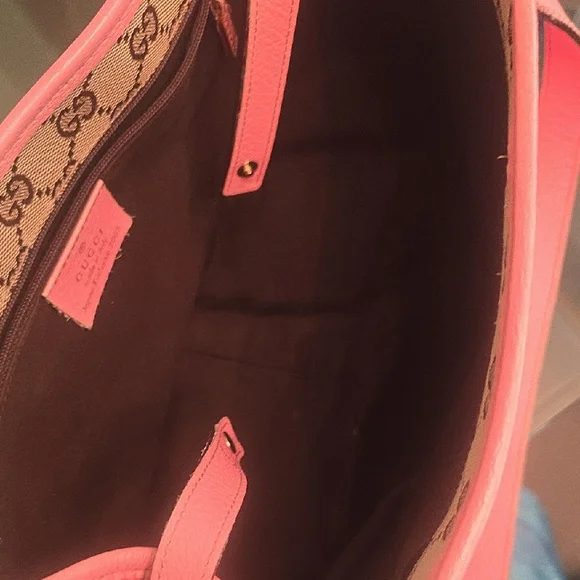 Gucci Pink Shoulder Bag with Dome Shape Amazing Clean Condition Authentic COA - Picture 10 of 16